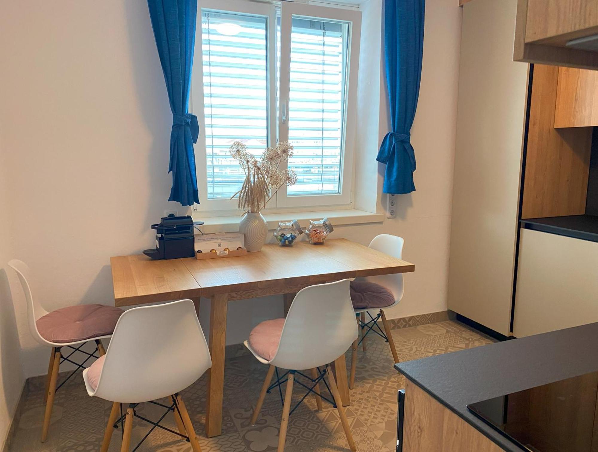 Anzotika Central Apartment, Vienna Esterno foto